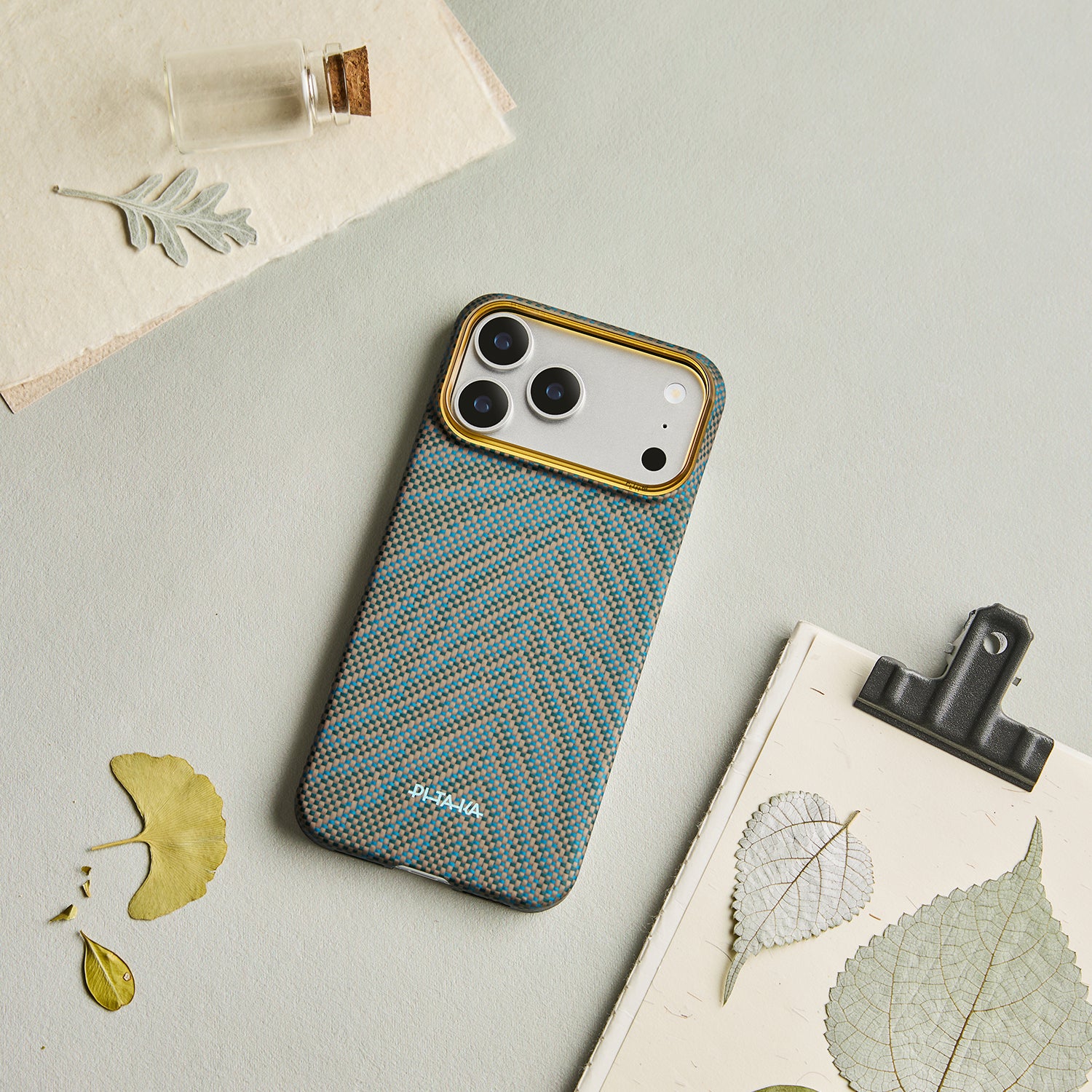 Case Pitaka Aramid Edge para iPhone 17 Pro Max - Dive Green (PitaTap™)