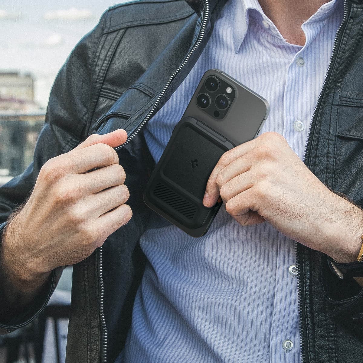 Tarjetero Spigen Lock Fit ( Magfit)