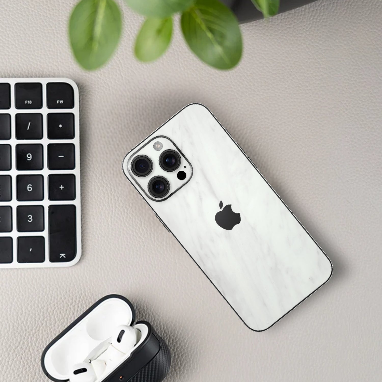 Skin Premium Mármol Ultra Blanco - iPhone 16 Pro