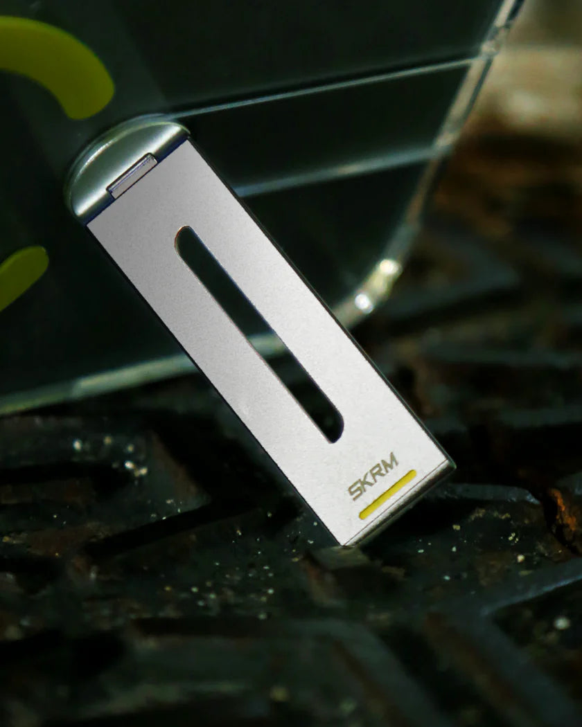 Case Skinarma HELIX Mag-Charge + Stand 360º  iPhone 16 Pro Max