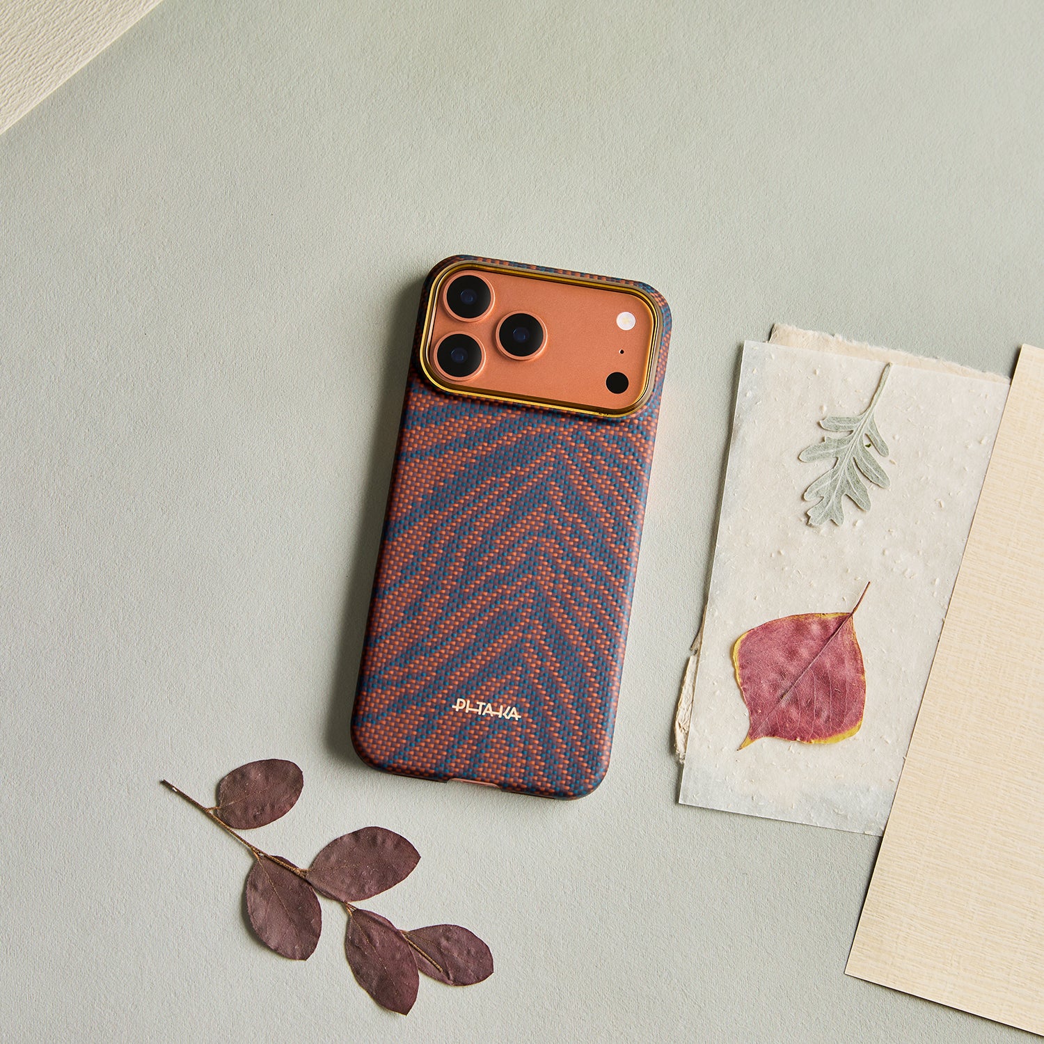 Case Pitaka Aramid Edge para iPhone 17 Pro Max - Burning Orange (PitaTap™)